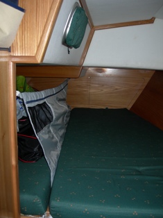 Lee cloths in the aft-cabin bunk